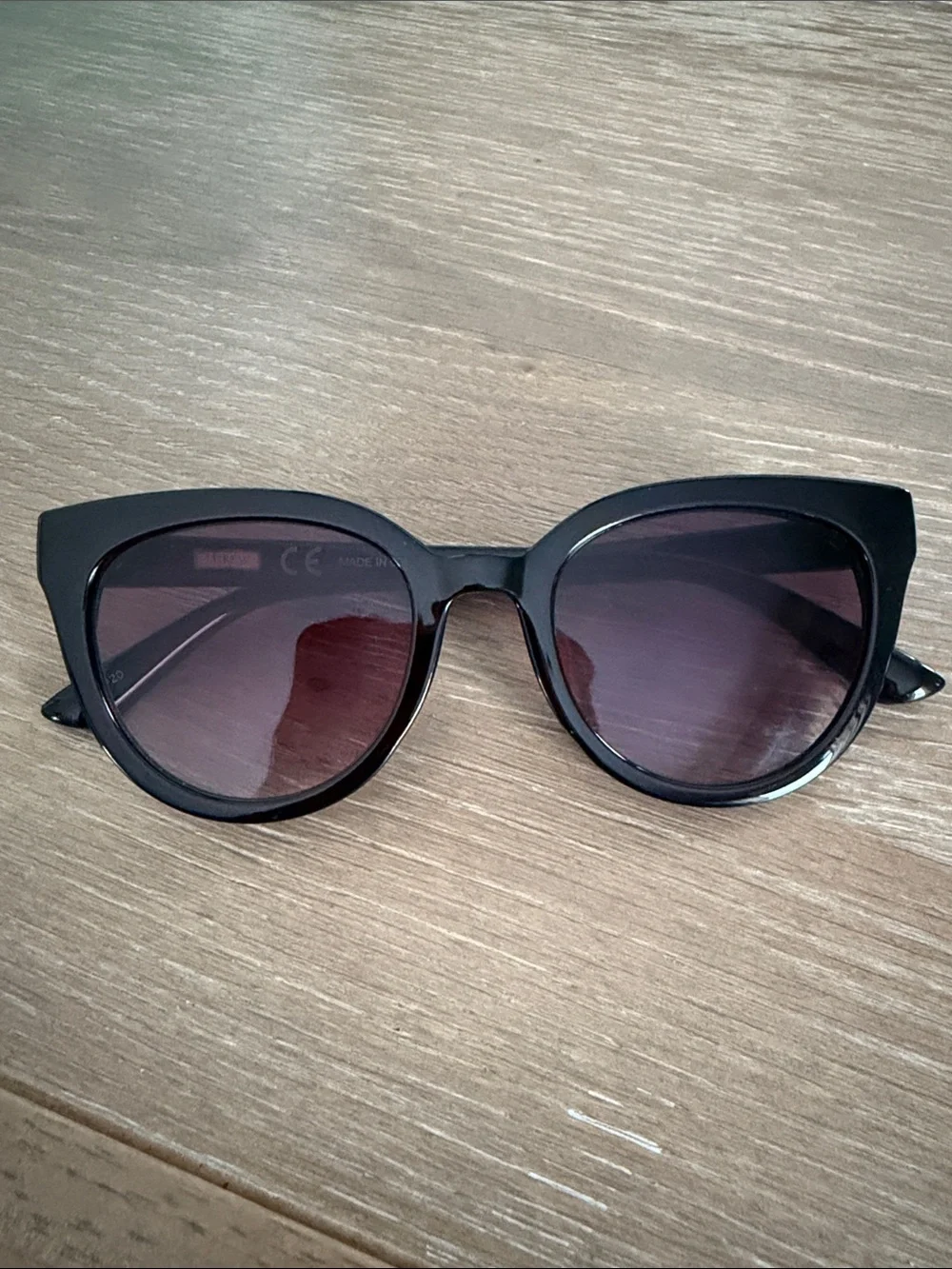 GUC J. Crew Factory Black Cat-Eye Sunglasses with Dark Lenses